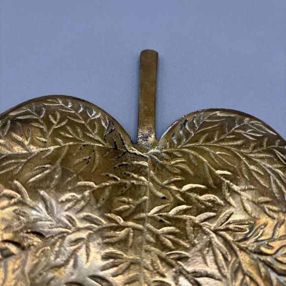 Vintage Solid Brass Etched Leaf Trinket Dish MCM Decorative Tray Boho Art Deco - Picture 4 of 7